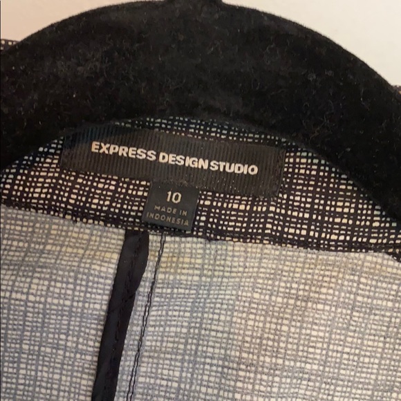 🌺2/$10. Express Jacket - Picture 4 of 6